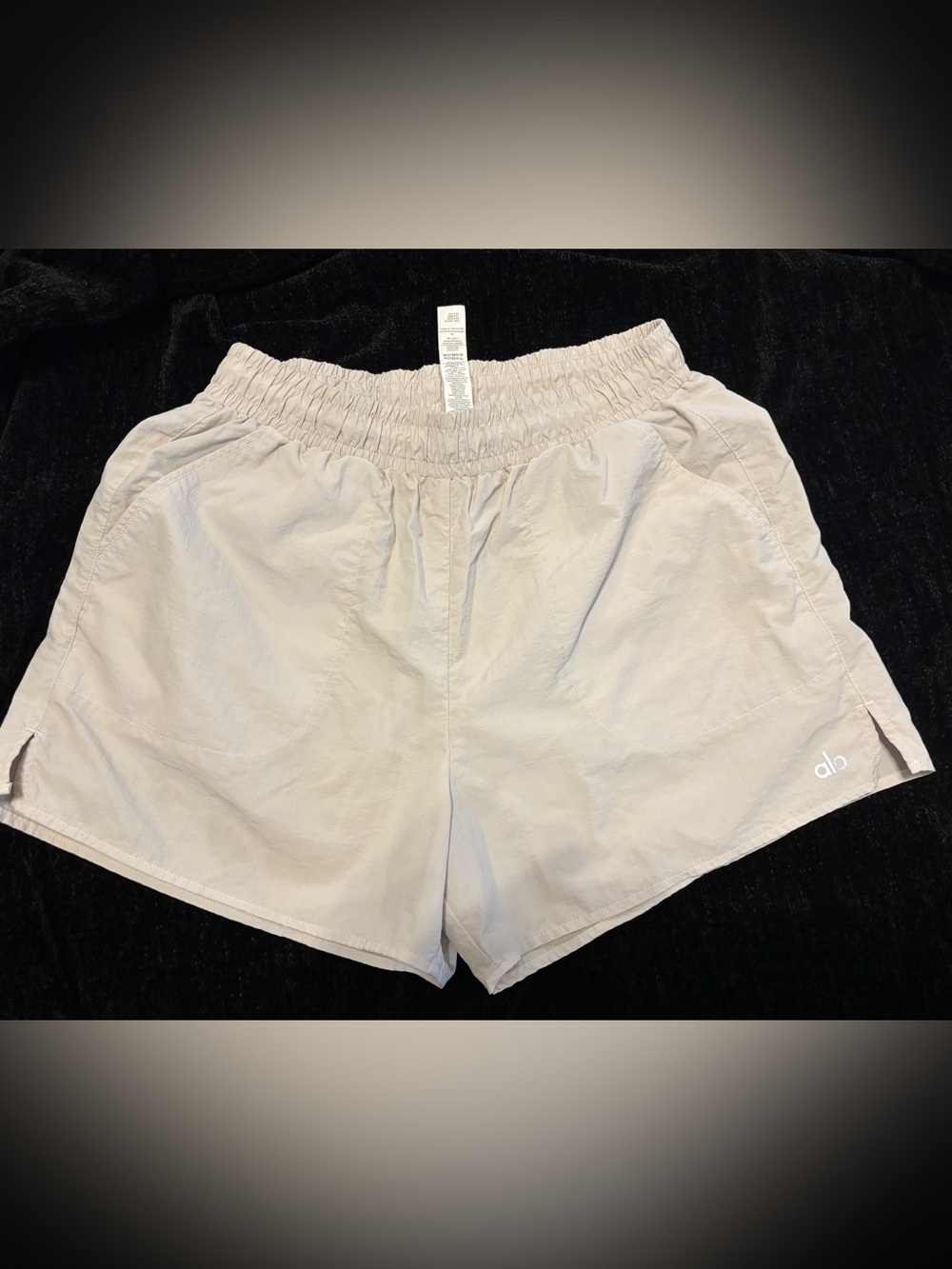 ALO Yoga Light Beige High-Rise Elastic-Waist Athletic Shorts